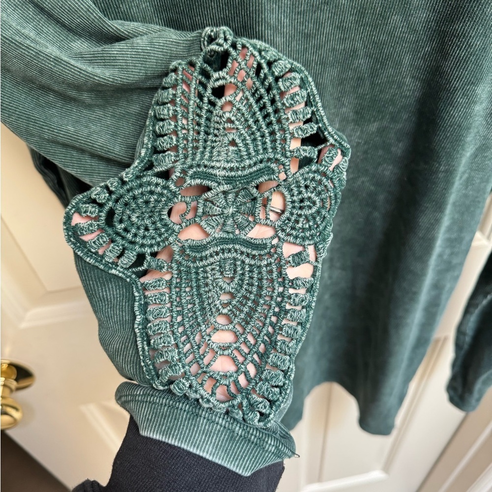 Ribbed Crochet Long Sleeve Top - Picture 5 of 8
